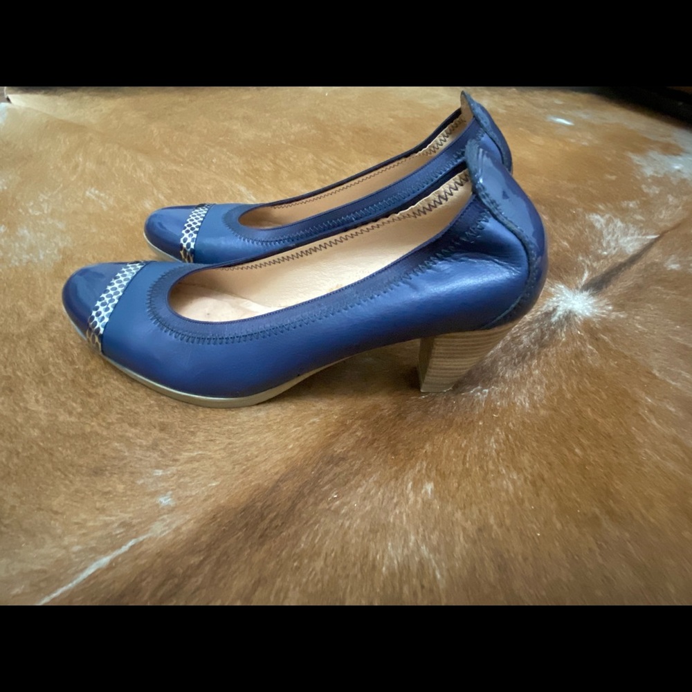 Hispanitas “Joy is a choice” shoes